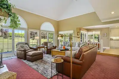 Image de 4 Seasons Golf Course View ~ Birchwood Farms Golf and Country Club Home