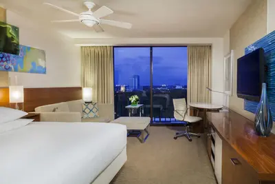 Image de 2 Connecting Suites at a 4⭐️ Hotel