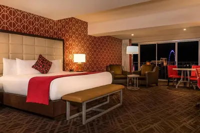 Image de Suite + Connecting Room at a 4⭐️ Hotel