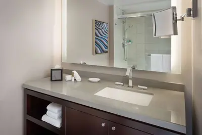 Image de 2 Connecting Suites at a 4⭐️ Hotel