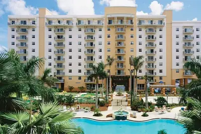 Image de Resort Managed 2 Br -Sleeps 8 at Wyndham Palm Aire - Pools, Free Beach Shuttle!