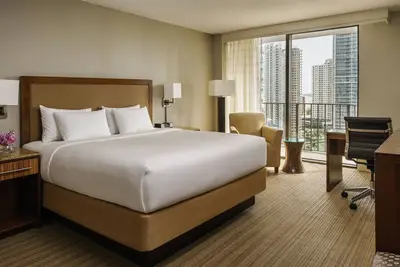 Image de 2 Connecting Suites at a 4⭐️ Hotel