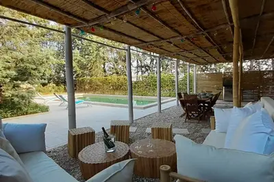 Image de Mas de 170m² avec piscine pour vacances idéales à 30km d'Avignon (Gard-30)