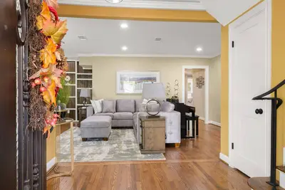 Image de Rice Village Luxury 4 Bed + 4 Bath Pets Welcome!