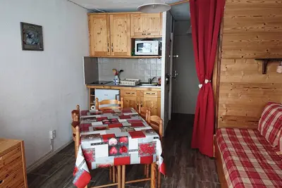 Image de Studio Les Menuires 4 à 5 pers. Skis aux pieds / Balcon exposé plein Sud