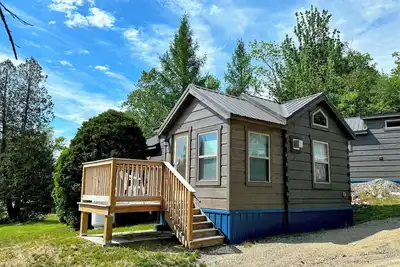 Image de Bmv8 Awesome \"Tiny Home\" A/C, Mountain Views, Minutes to Skiing, Hiking, Attractions, Dog Friendly!