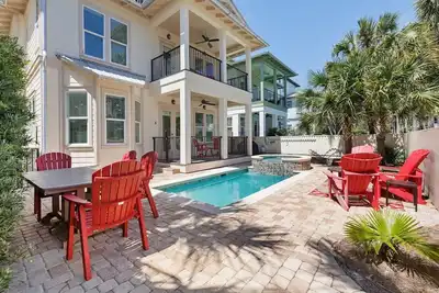 Image de Steps to Private Beach Access, 5 Bedrooms, Private Pool/Heat option