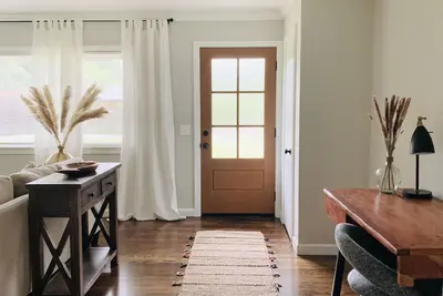 Image de Luxe Dream Estate- Comfortable, Safe, & Modern