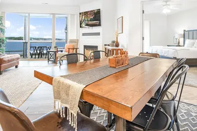 Image de Outstanding Lands' End Condominium - Main Channel View, Screened Deck, Waterpark