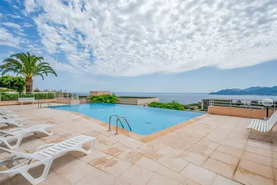 Image de Agréable appartement pour 4 personnes avec piscine, Wifi, climatisation, Tv, terrasse et parking