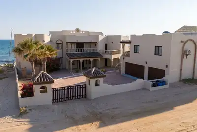 Beachfront in Playa Encanto! 5 Bedrooms including Casita!