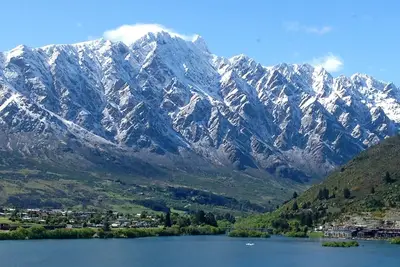 Image de Panoramic lake, mountain and marina views
