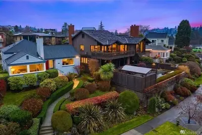 Image de Seattle Vacation Home: Magnolia home with a beautiful view!