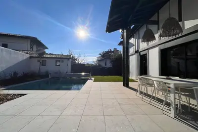 Image de Villa Contemporaine, Piscine Chauffée, Proche Océan à Saint-Jean-de-Luz