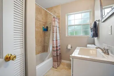 Image de ~Charming Lakeshore Home, 3 Bedrms, Nr Nas Jax~