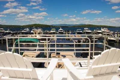 Image de 🌟 Unique Houseboat Experience on Lake Winnipesaukee - Harborside 🚤🌊