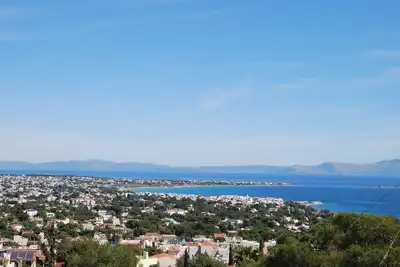 Image de Jenny's house! Overlooking at mountain and sea views! !