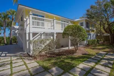 Image de Perfect Beach House, Waterfront on Lemon Bay ; Walk To Private Gulf Beach.