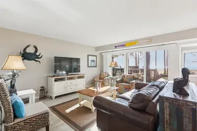 Image de 1415 South Beach Villa - Townhome in Sea Pines with Views of Calibogue Sound