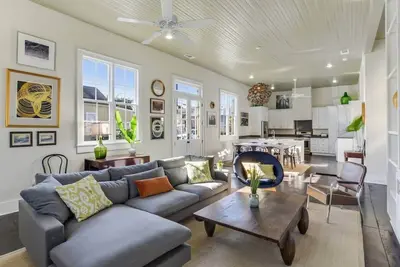 Image de Contemporary Designer Home, near French Quarter
