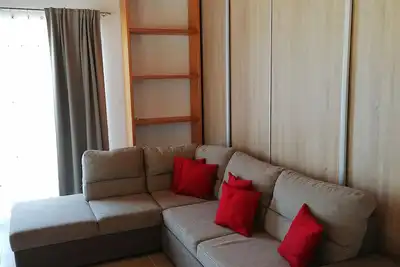 Image de Outside the city, surrounded by greenery, three bedrooms house
