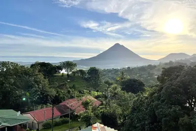 Image de Hummingbird Suite - Stunning Arenal Volcano and Lake Views