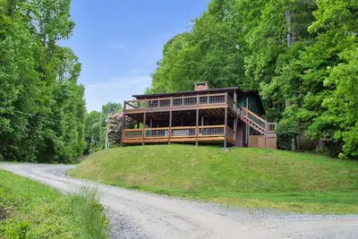 Image de Breathtaking Sunrises at Dancing Bears on Dawnview in Lake Community