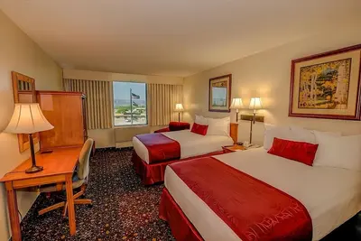 Image de Experience Colorado Like Never Before! 2 Contemporary Units! Indoor Pool, Bar!