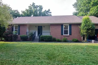 Image de 618 Glencoe · 1 mi to Downtown Franklin, Fenced Yard