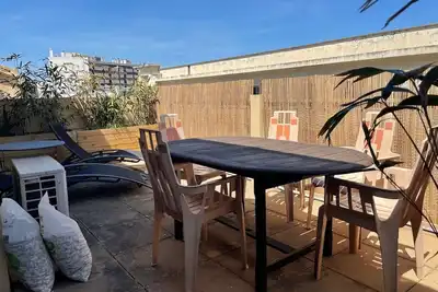 Image de Appartement 4 couchages avec terrasse et parking entre gare et centre ville