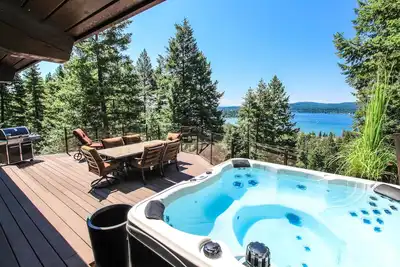 Image de Close to Whitefish Lake with Stunning Views + Private Hot Tub!