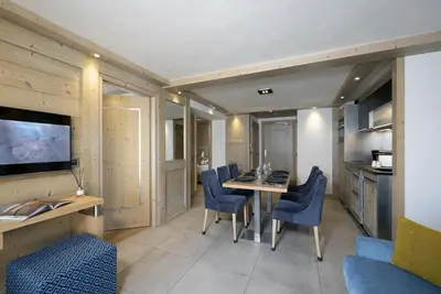 Image de Wifi, à 20m des pistes de ski, remise en forme, piscine, balcon, parking, télévision, casier à ski