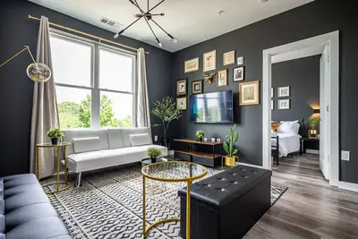 Image de Downtown! New-Built! Roof-top balcony! City View! 419