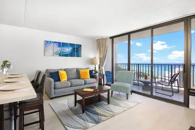 Image de Breathtaking Ocean View 1 Br Condo with Free Parking!