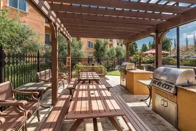 Image de Enjoy the wine country from the luxurious Vino Bello Resort in Napa