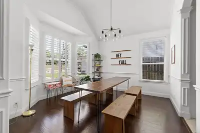 Image de Walk to Bishop Arts | Big Back Yard | Dog Friendly