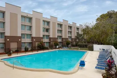 Image de City Escape! 4 Units! Pool, Pets Allowed!