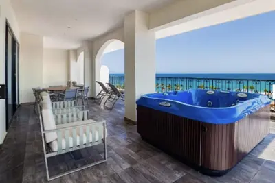 Image de 3 Br Oceanfront Villa La Valencia - other size suite also available