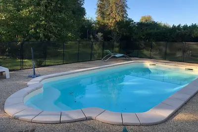 Image de Gîte Cocooning avec Piscine Partagée au Cœur de la Campagne Sarthoise, Proche Zoo et Circuit du Mans