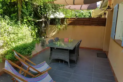 Image de Appartement indépendant avec terrasse et parking, entre mer et montagne.