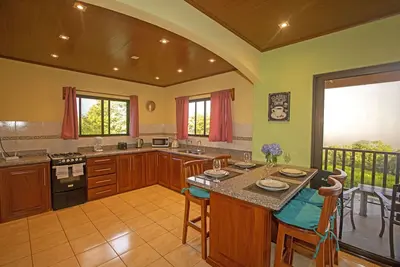 Image de Beautiful 2br Home With Stunning Volcano Views - Friendship House At Bepuravida
