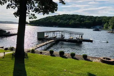 Image de Jomo TriTerrace Enjoy Family, Relax Lakefront, Lake View, Priv dock Boat Slip