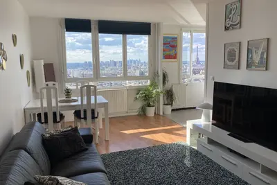 Image de Appartement familial avec vue sur la Tour Eiffel