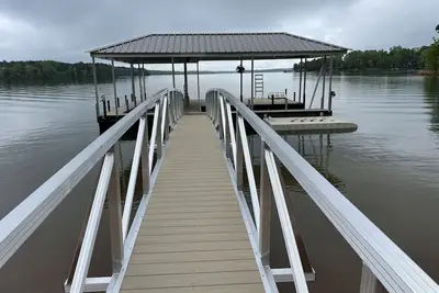 Image de Lakefront Home On Lake Hartwell