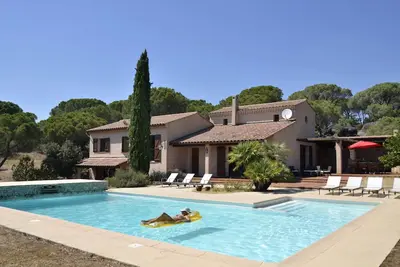 Image de Spacious villa stunning view, pool tennis