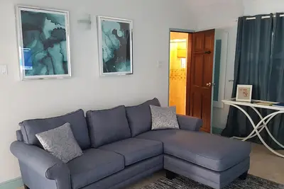 Image de Gorgeous 2 bdr Fully Ac Villa near Beaches in heart of Holetown Barbados