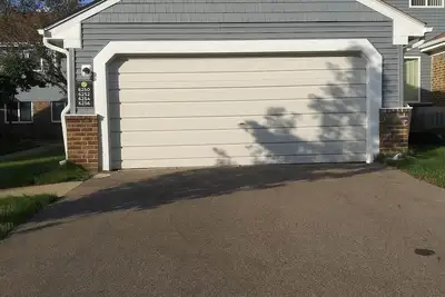 Image de ^^^Lakeside Luxury Townhome*** 3bdrms \/ 2. 5bthrm \/ 2car Garage! ! ! ^^^