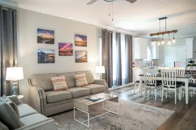 Image de Ms Annie's Coastal Hideaway - the perfect location in downtown Ocean Springs!