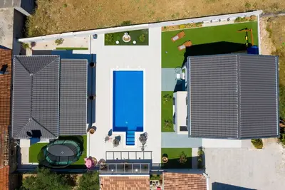 Image de Artemis vacation home with balcony, terrace and garden - Holiday home Artemis