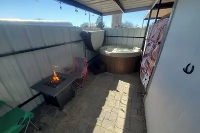 Image de Hilton's Hometown Tower-view Hot-tub Retreat